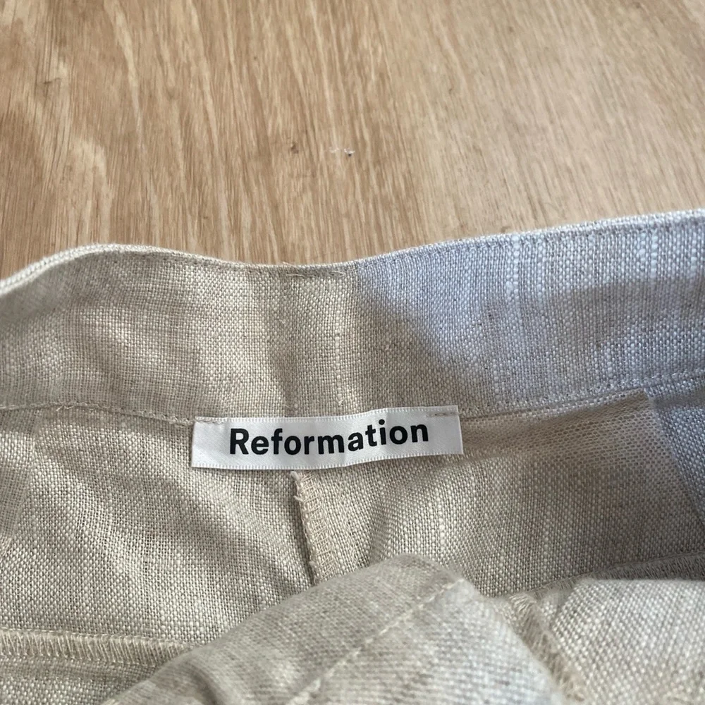 Reformation Vesta Pant. Size 0P. Perfect condition. On website for $253 CAD - Picture 3 of 3